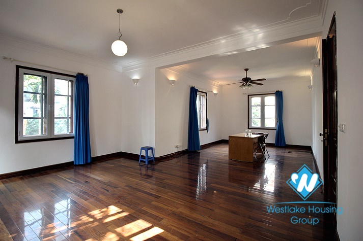 Big yard, swiming pool and five bedrooms house for rent in Tay Ho district, Ha Noi.